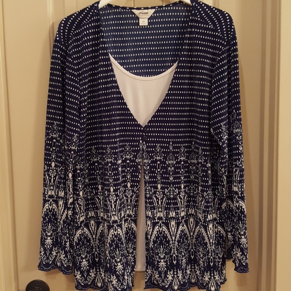 CJ Banks layered top 2x